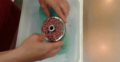 cómo limpiar la recipiente de una picadora manual