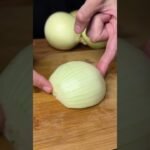 cómo picar correctamente cebollas optimizando el espacio del recipiente