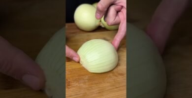 cómo picar correctamente cebollas optimizando el espacio del recipiente