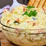 ensalada de papa usando picadora manual