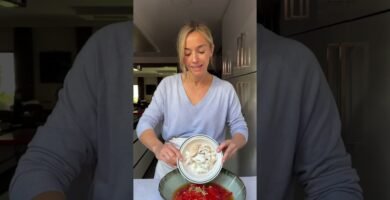 preparar platos saludables con pimientos troceados usando picadora manual