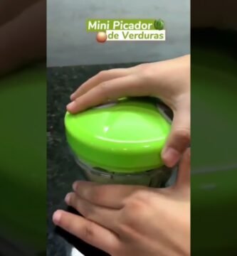 cómo picar correctamente pepinos en picadora manual
