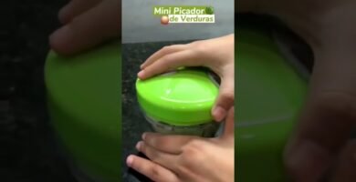 cómo picar correctamente pepinos en picadora manual