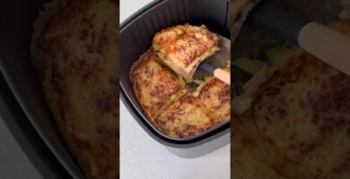 preparar platos saludables con calabacines frescos usando picadora eléctrica