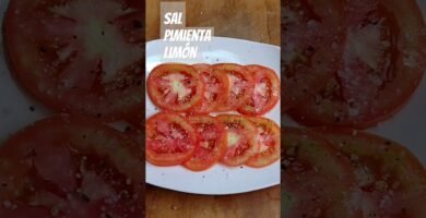 ensalada de tomate con picado fino