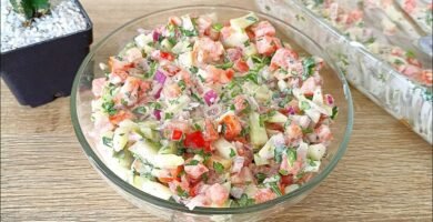 ensalada de tomate con picado grueso