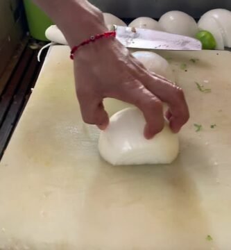 trucos para cortar rápido cebollas sin perder nutrientes