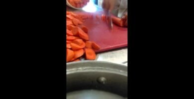 trucos para cortar rápido zanahorias optimizando el espacio del recipiente