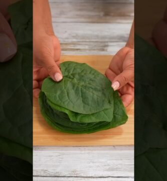 preparar platos saludables con espinaca cortada con picadora de cuerda