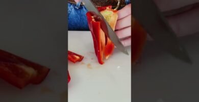 trucos para cortar rápido pimientos optimizando el espacio del recipiente